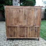 Blue, wood and Parisian buffet.