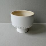 Coupe sur piédouche en céramique blanche