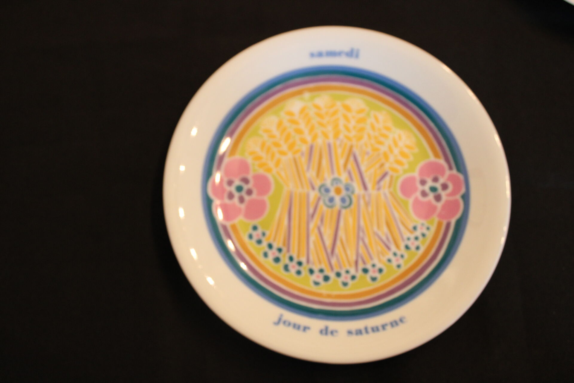 7 plates in Porcelaine de Paris