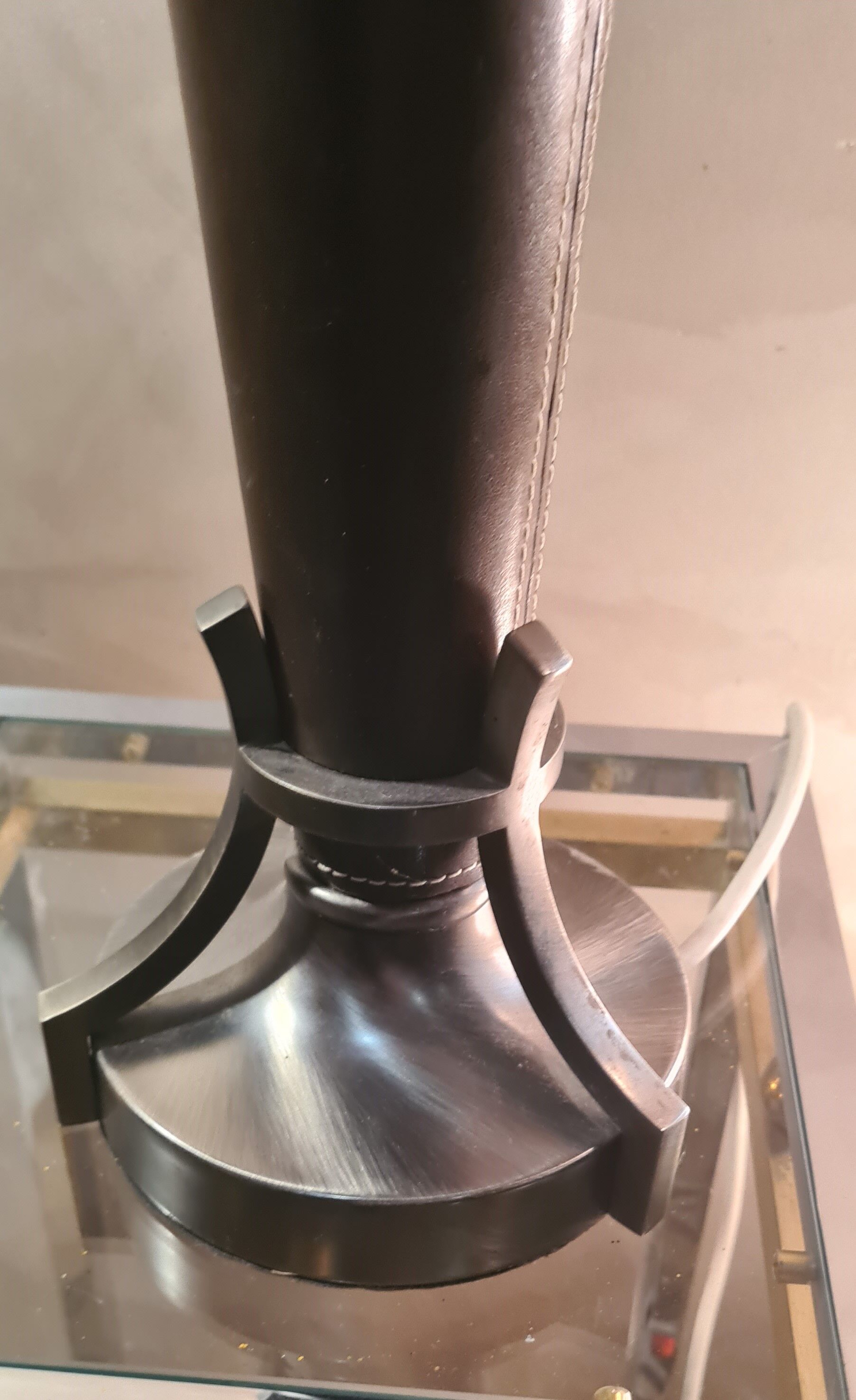 Lamp 1970 sheathed in brown leather iron brush 48xh74