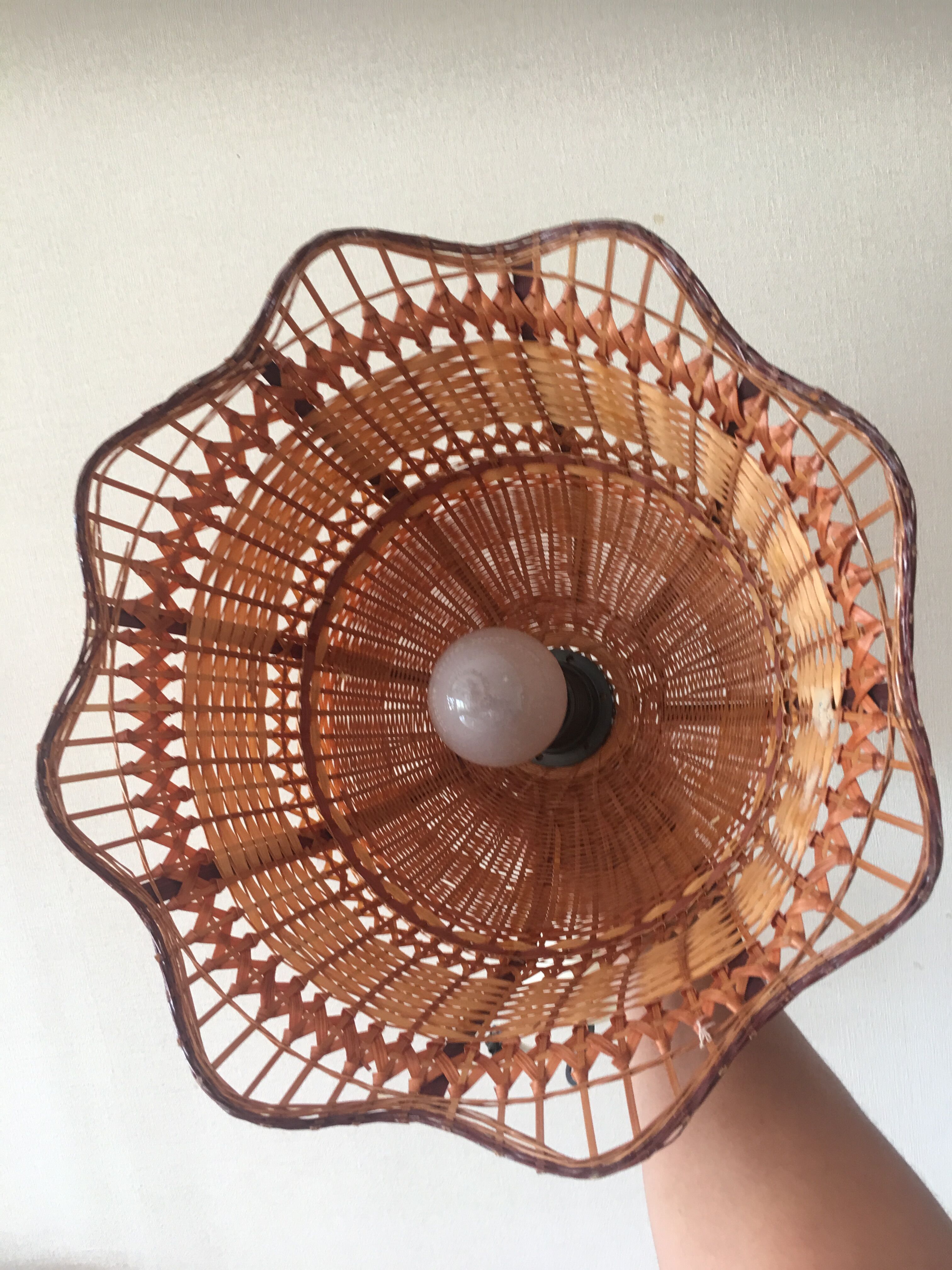 Vintage wicker suspension