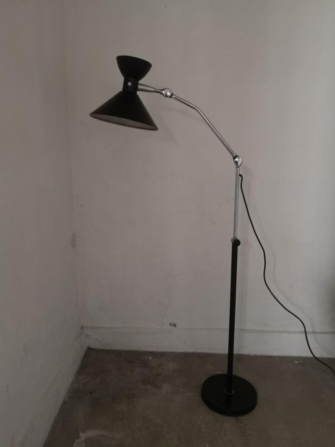 Jumo diabolo floor lamp