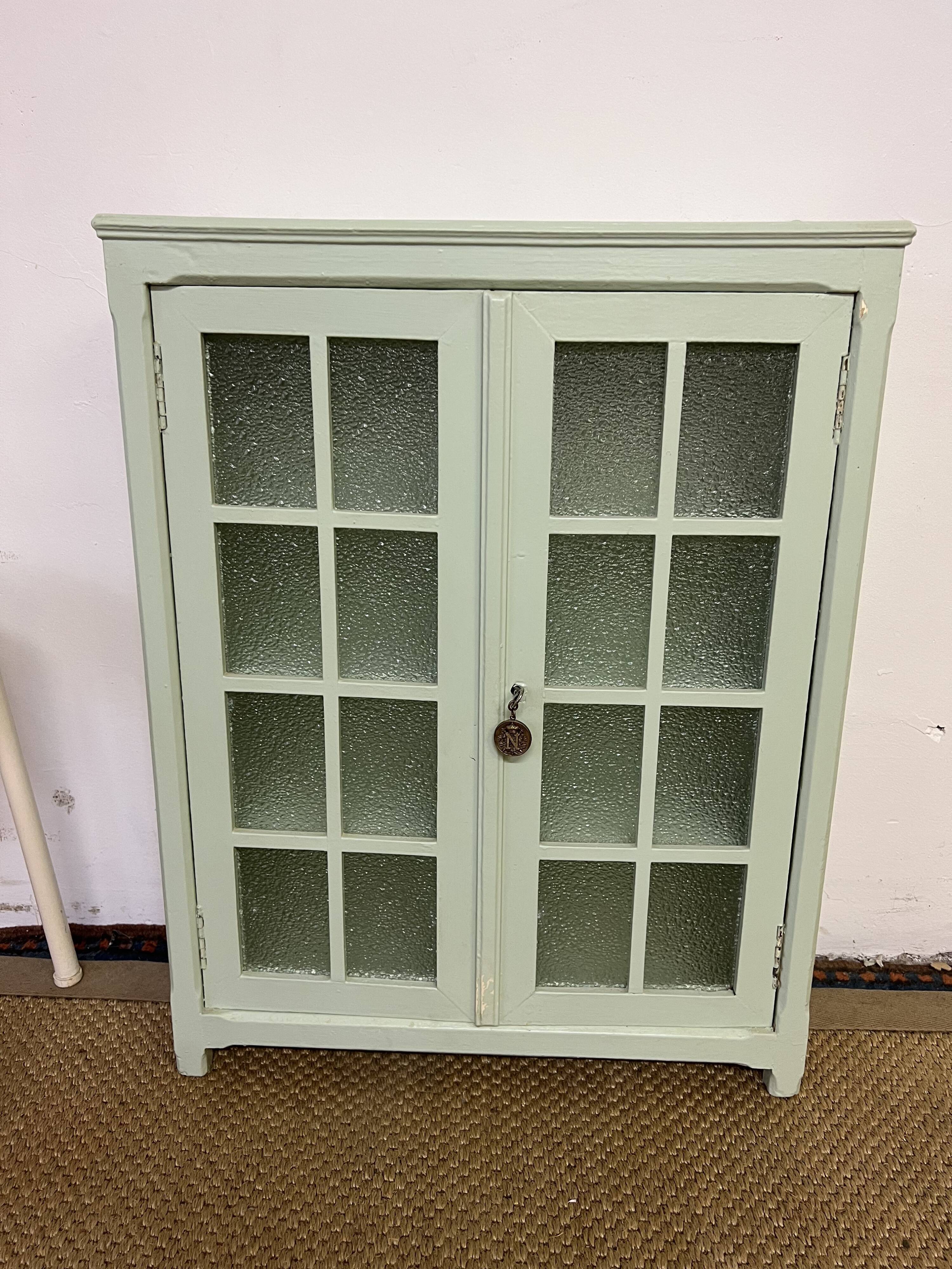 Small vintage medicine cabinet