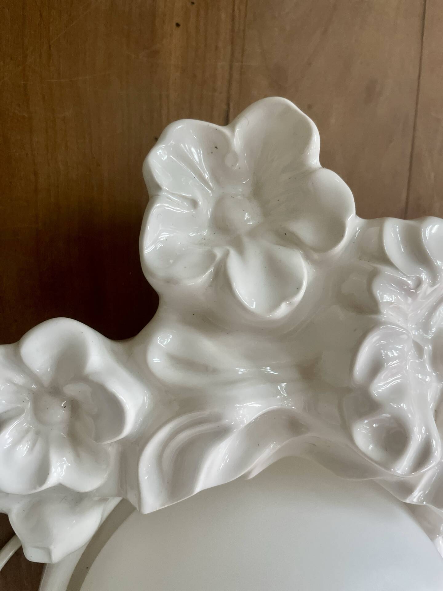 Ceramic wall light