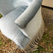 Fauteuil crapaud en velours gris bleu