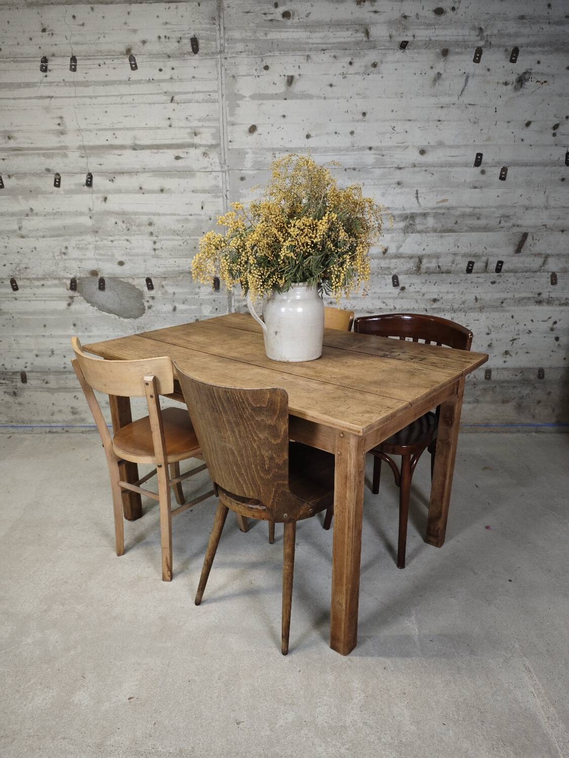 Farmhouse table for 6 people