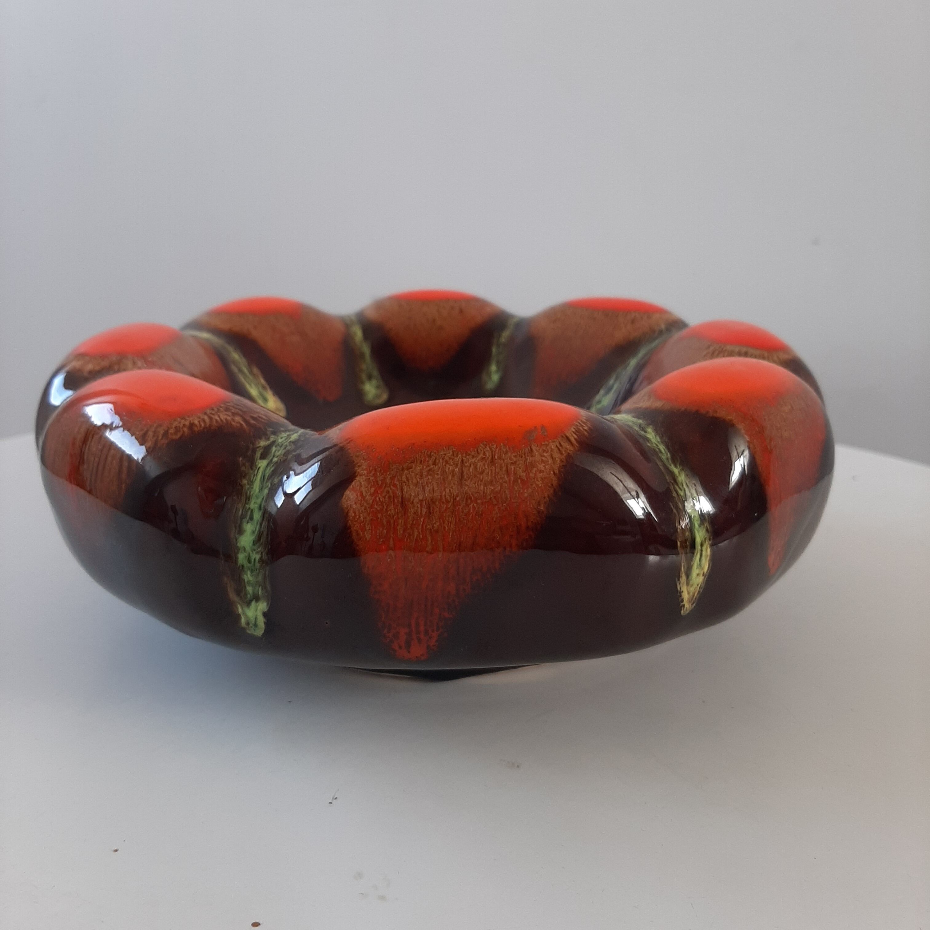 ashtray in vintage ceramic