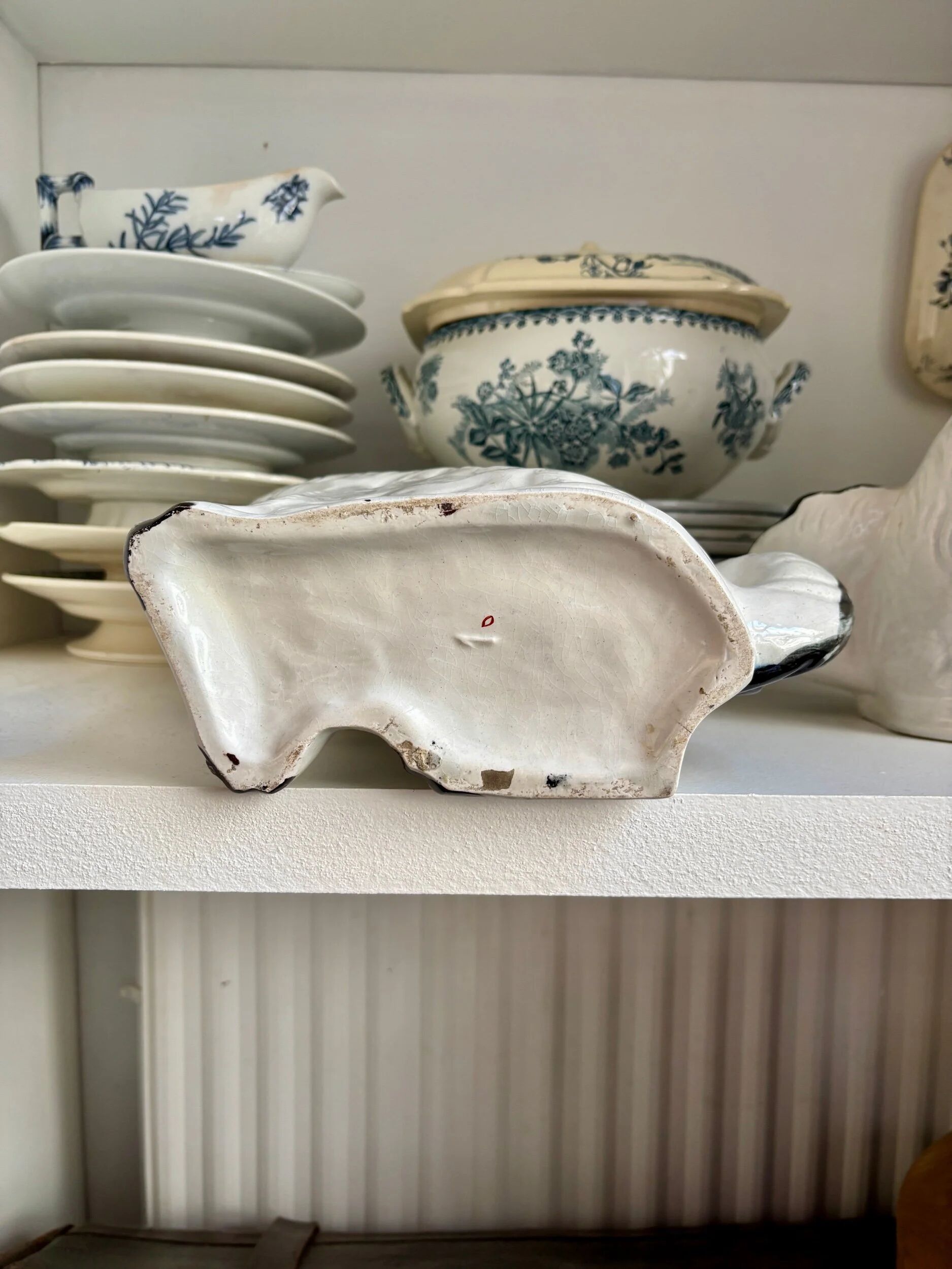 Pair of black Cavalier King Charles dogs in Staffordshire pottery, 19th century.