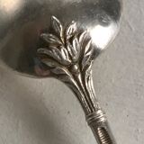 12 teaspoons silver metal