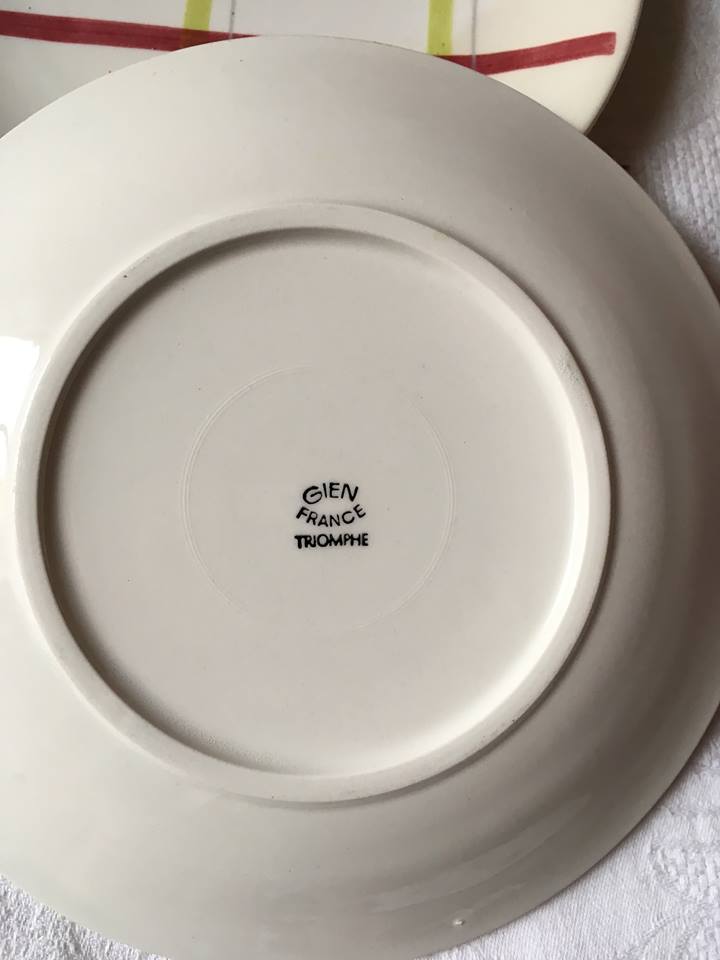 Seven plates dessert Gien in bordeaux and green vintage