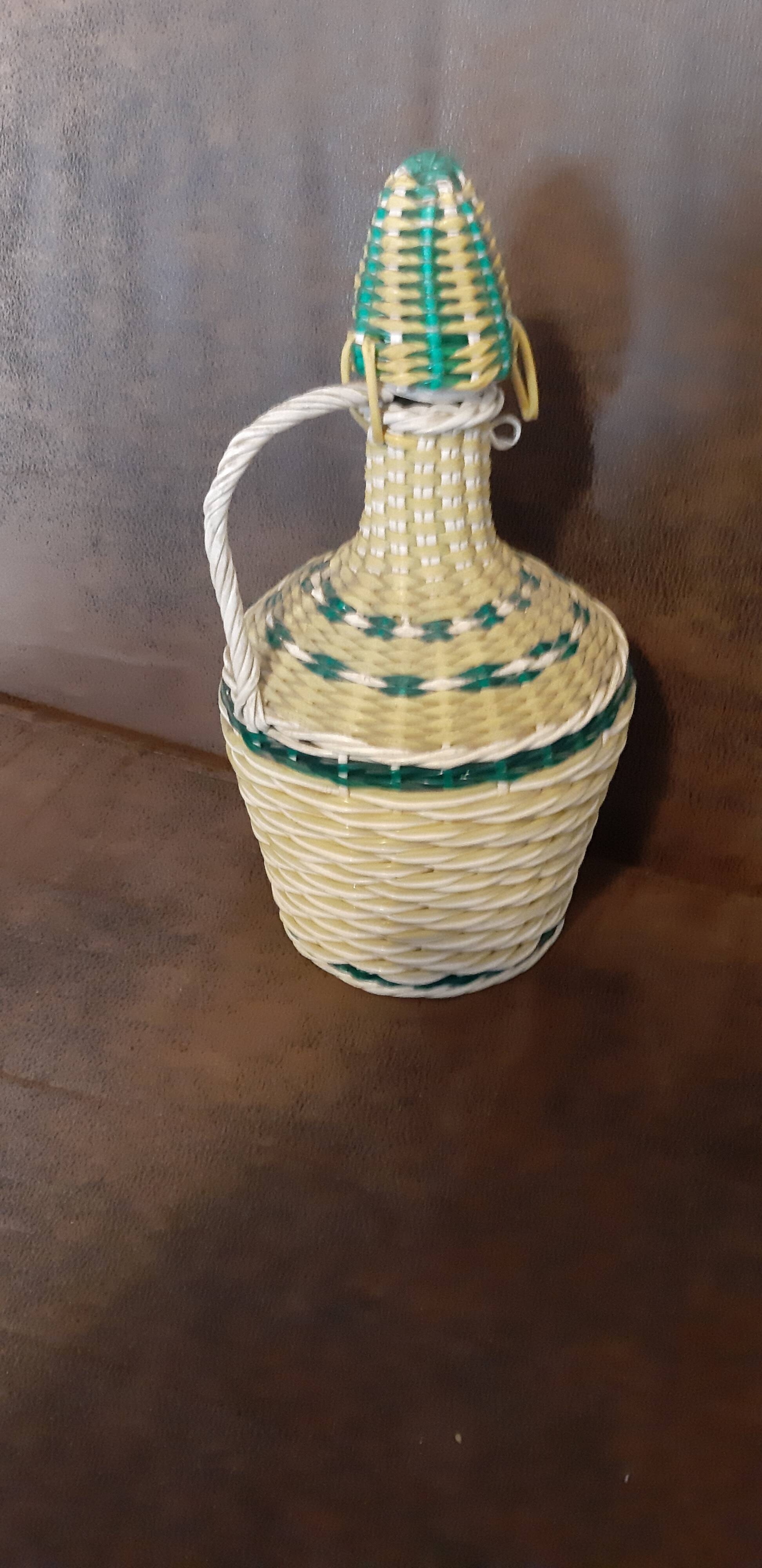 Pretty scoubidou bottle