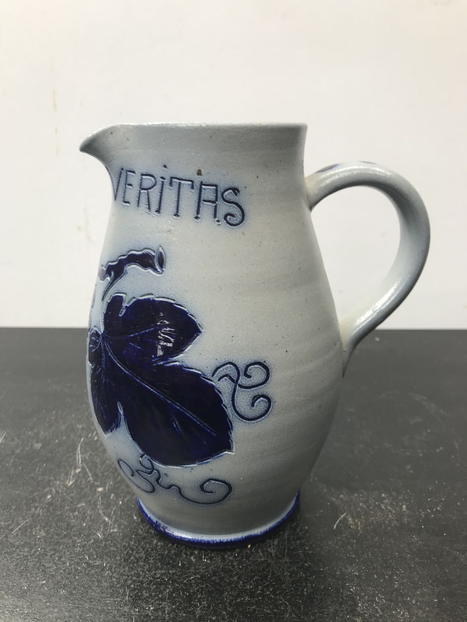 Ancien pichet betschdorf grès bleu émaillé décor vignes vintage