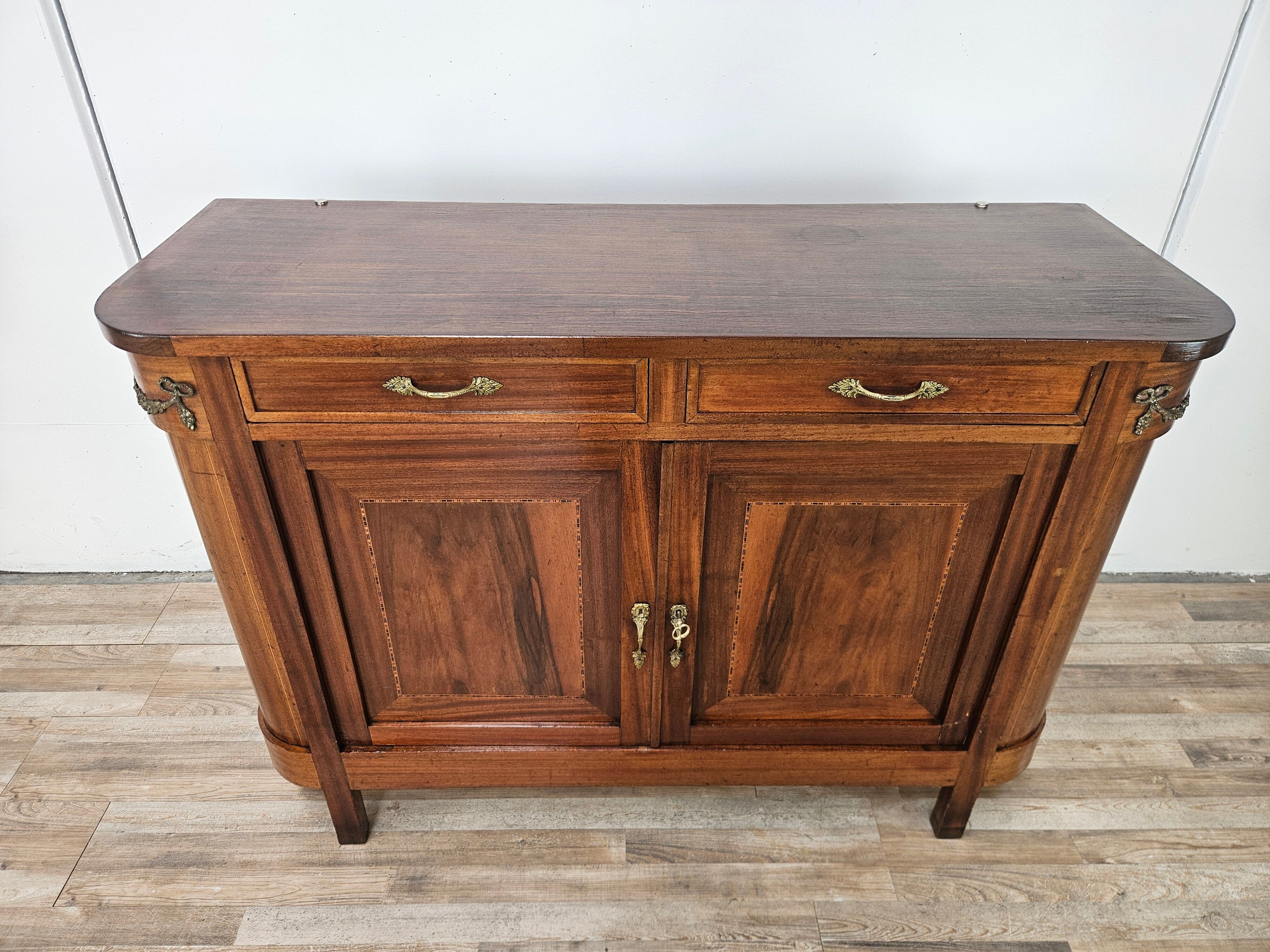 Early 20th century Art Nouveau sideboard with brass decorations