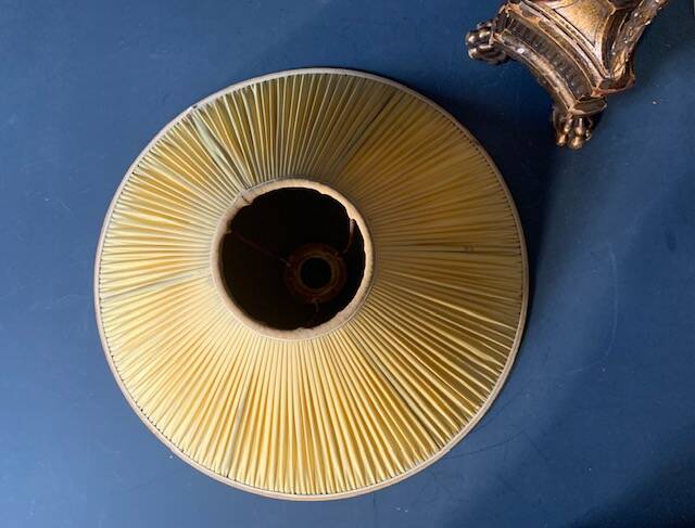 Antique lamp in gilded carved wood, tripod, Napoleon III, 19th century