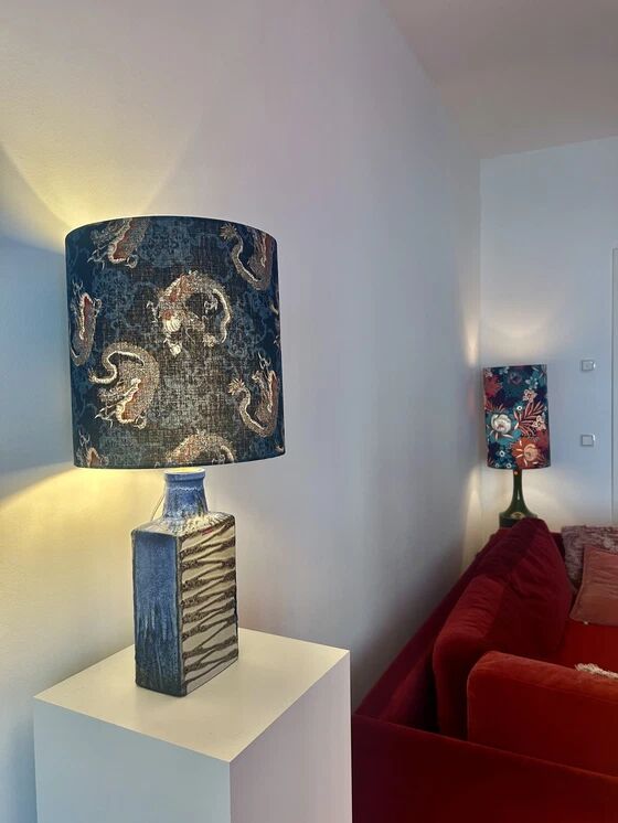 Exceptional floor lamp in Scheurich fireplace vase.