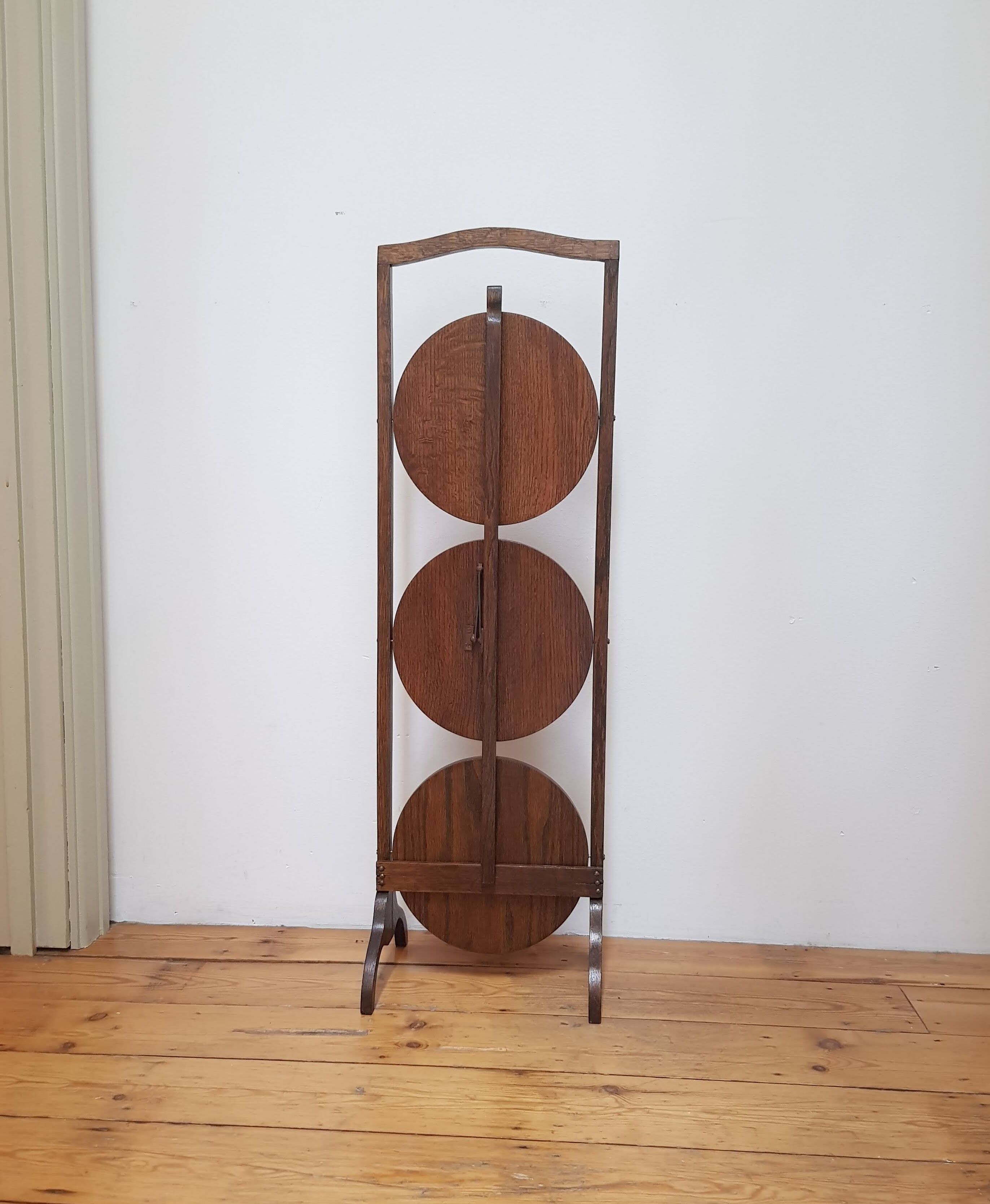 Victorian folding cake stand