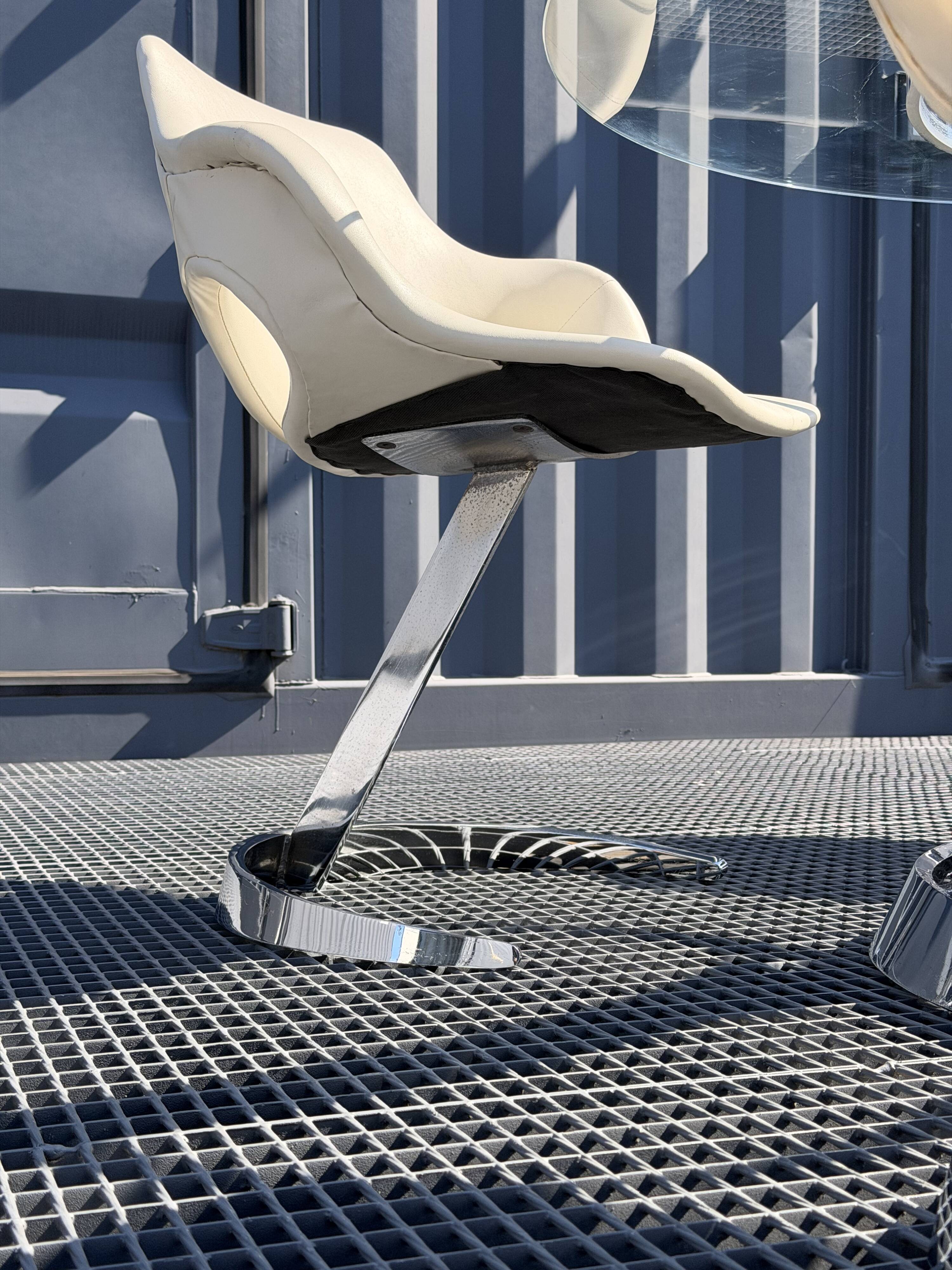 Dining Room Set Scimitar Boris Tabacoff MMM 1970 | Glass and Chrome