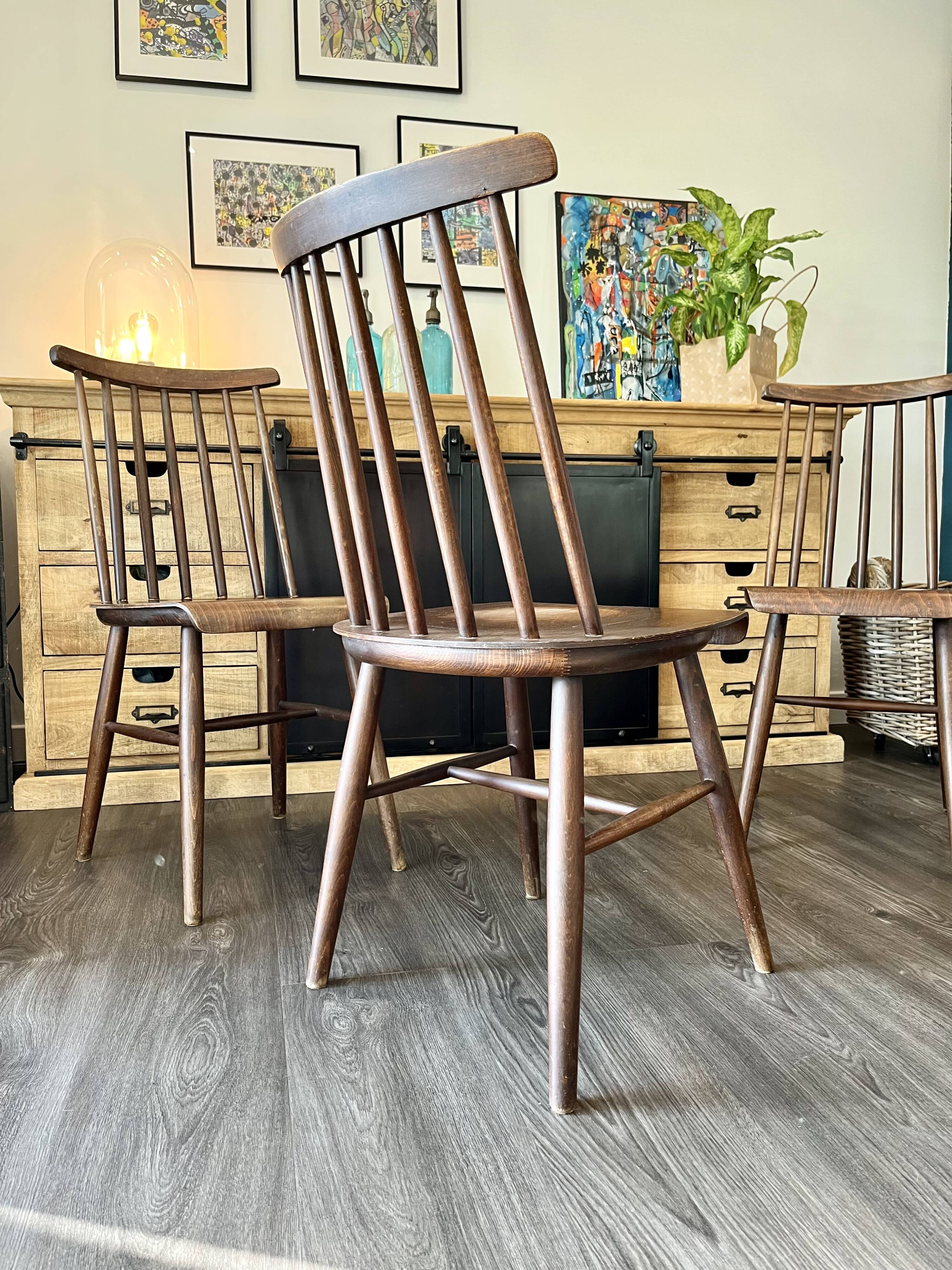 Trio de chaises bistrot fanett d'Ilmari Tapiovaara