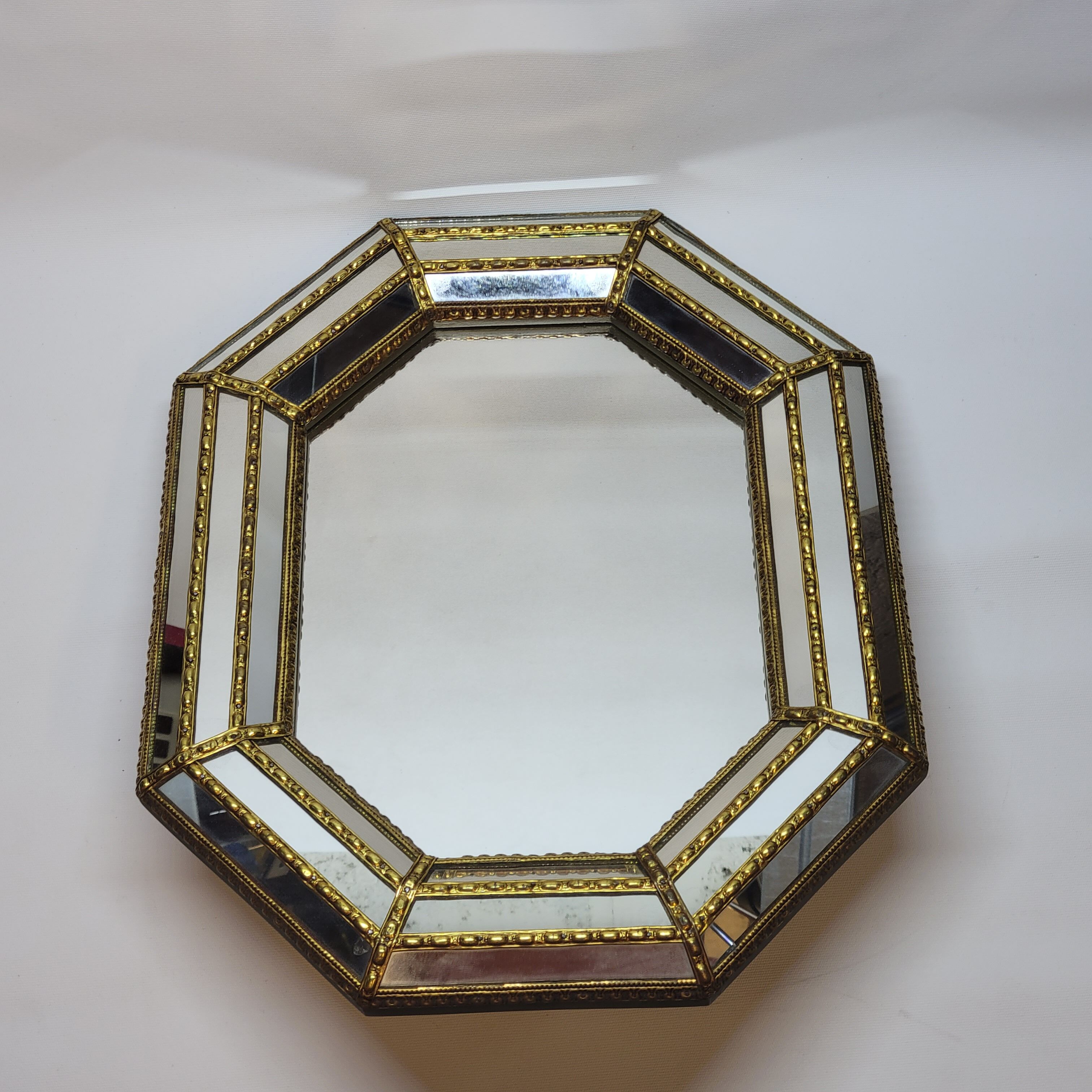 Miroir Mural Octogonal A Facettes Orné De Laiton Style Vénitien