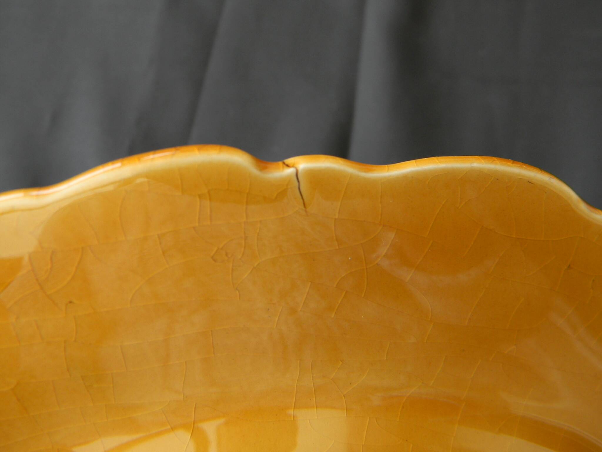 6 dessert plates in Sarreguemines barbotine. Fruit decoration.