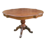 Pedestal table