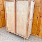 Armoire parisienne