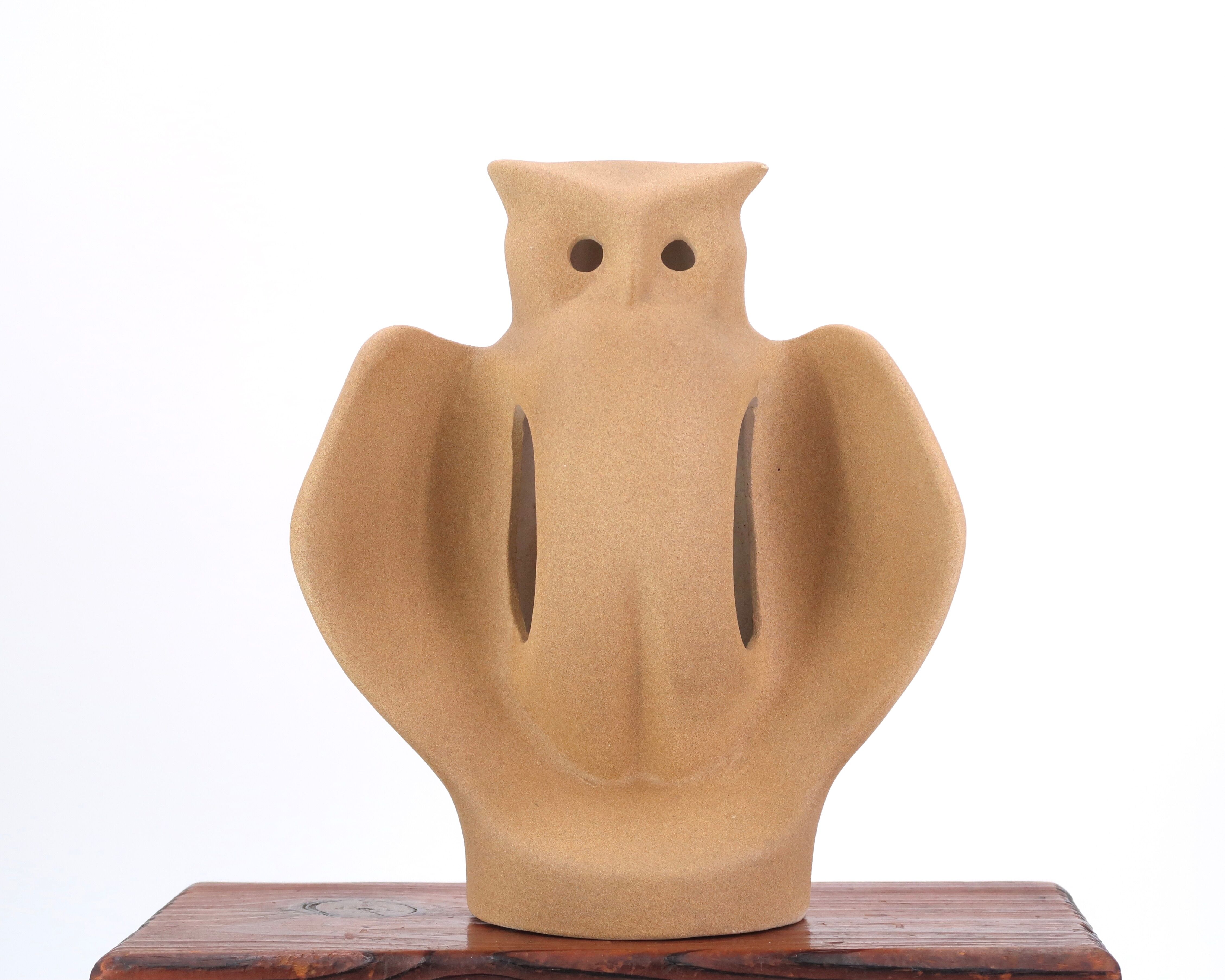 Owl lamp in beige ceramic, 1970s