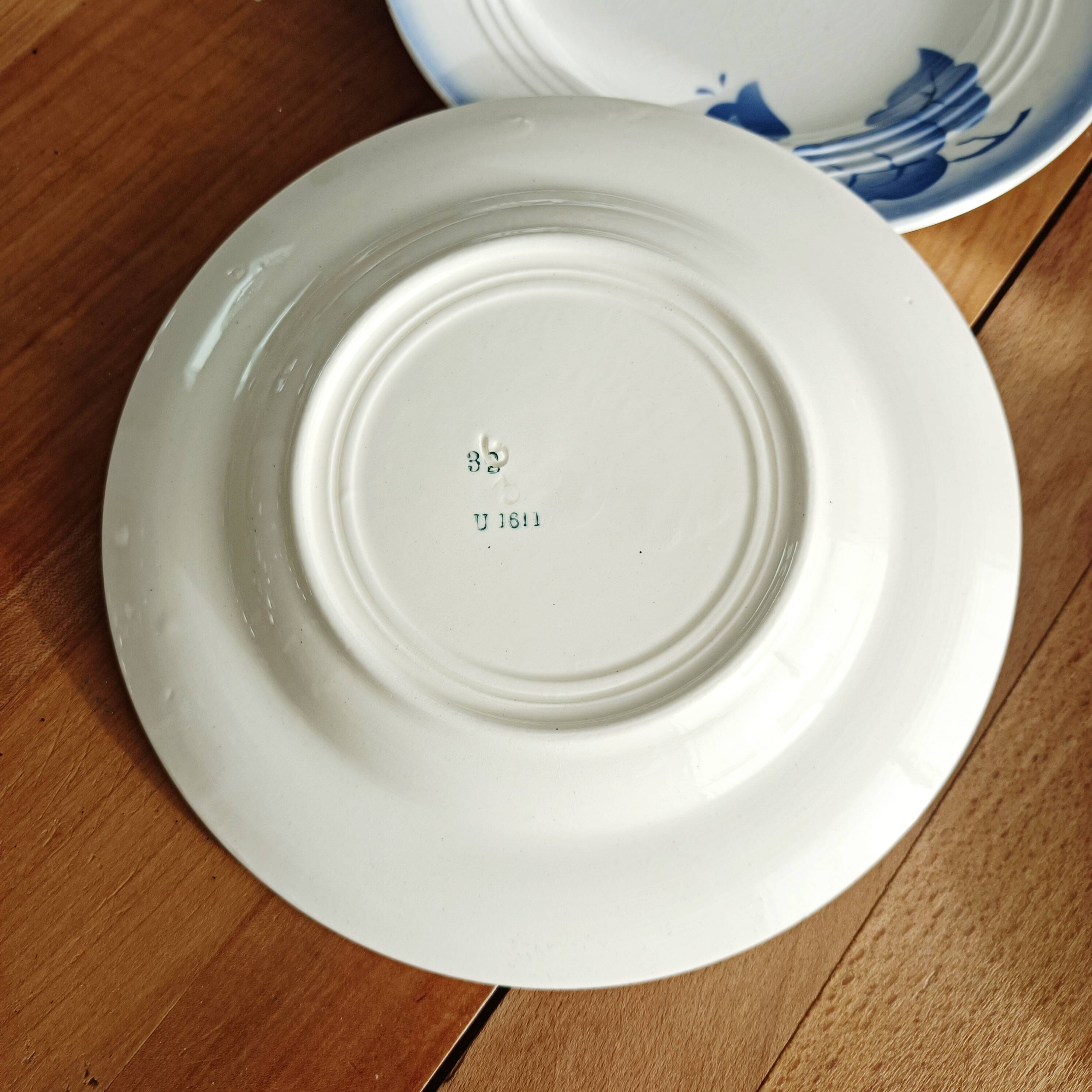 Set of 5 dessert plates, blue floral decoration