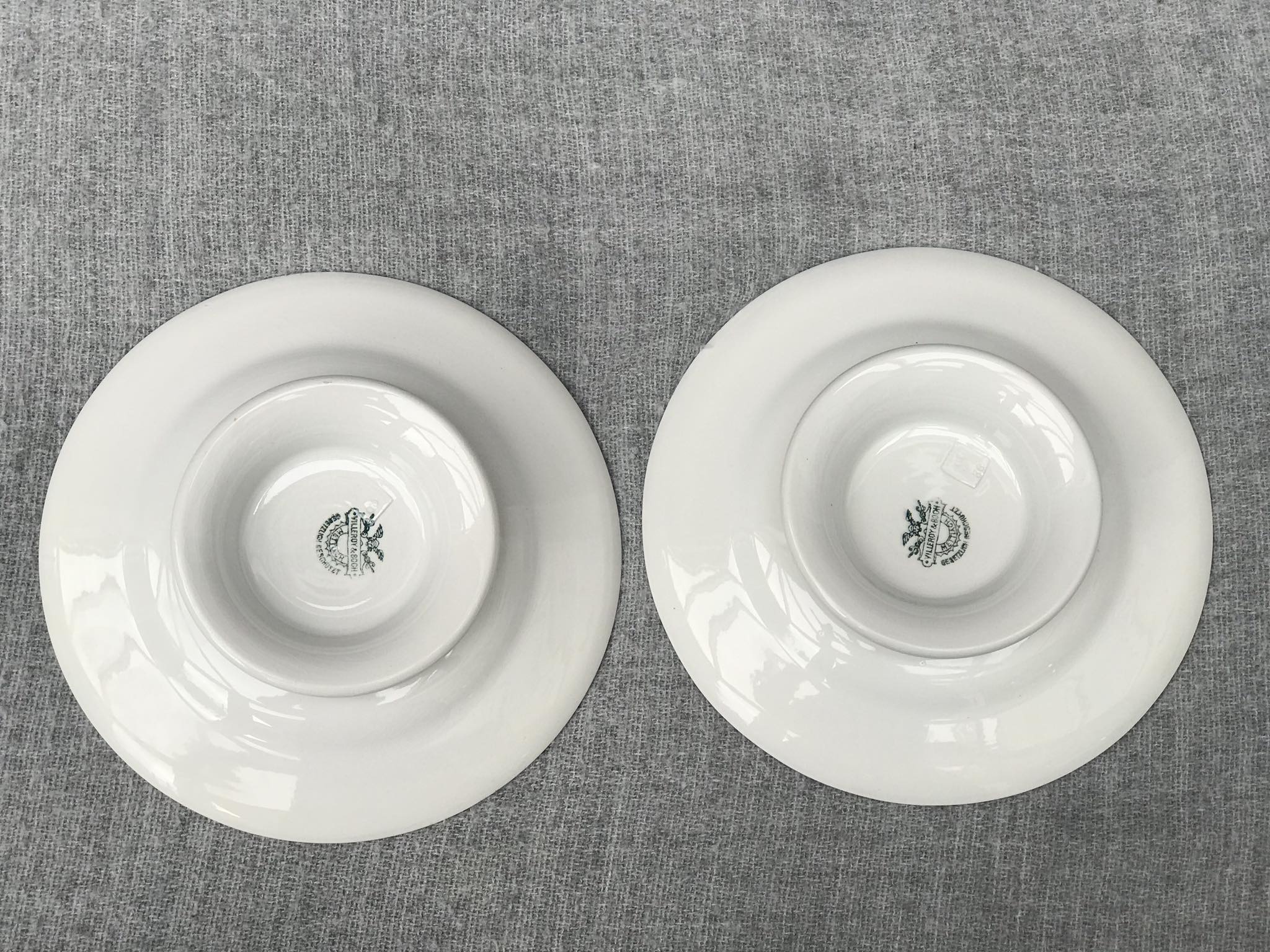 Plates on pedestal nineteenth century Villeroy and Boch