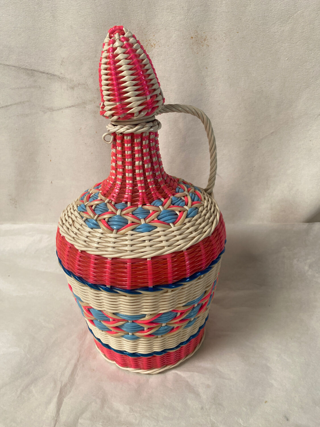 Vintage scoubidou carafe