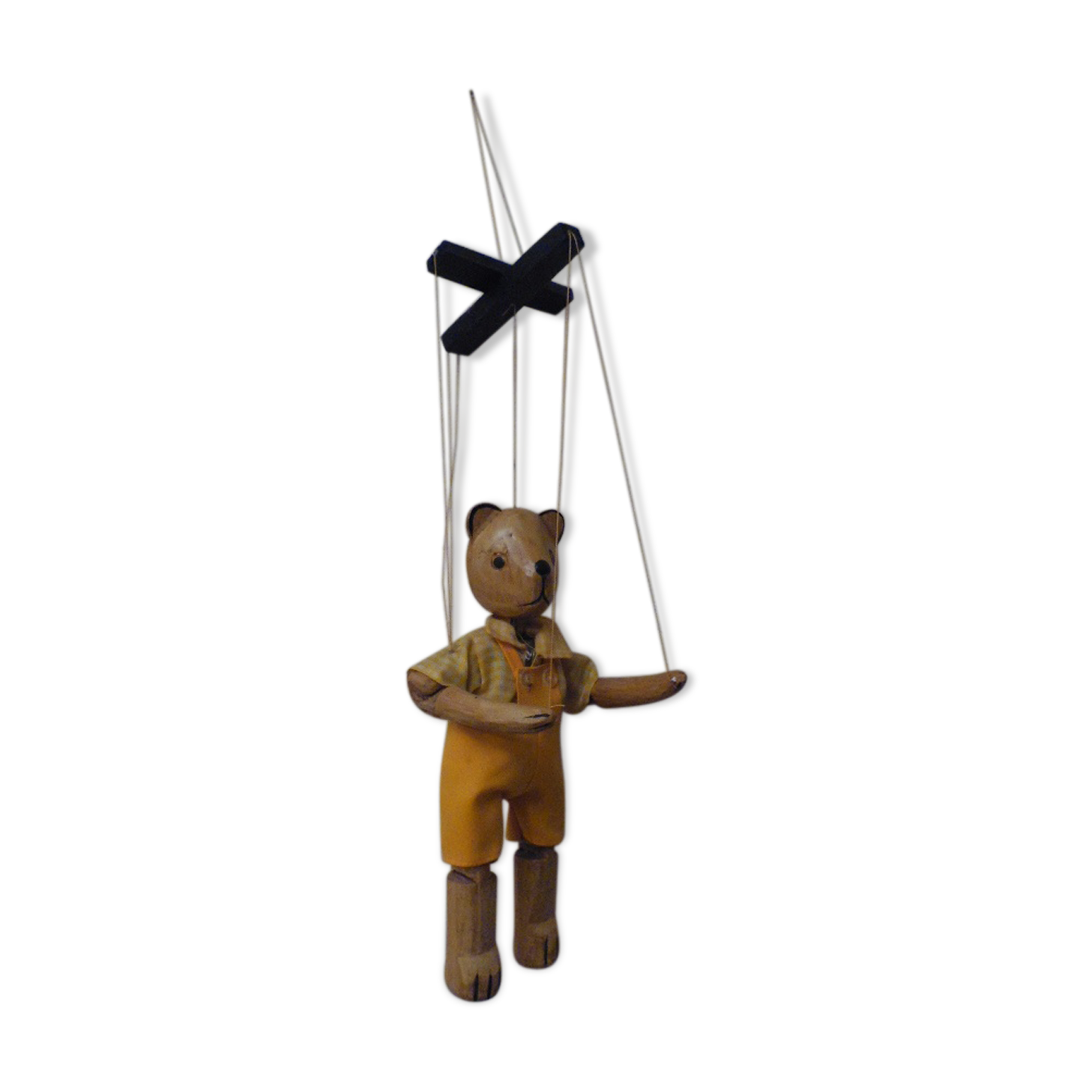 Bear puppet with wood yarn