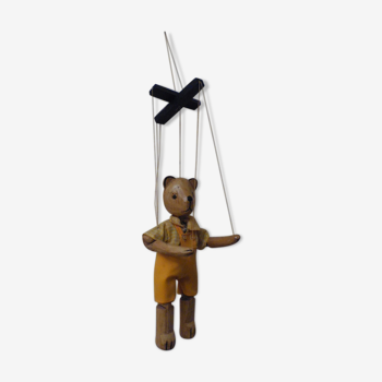 Bear puppet with wood yarn