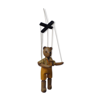 Bear puppet with wood yarn