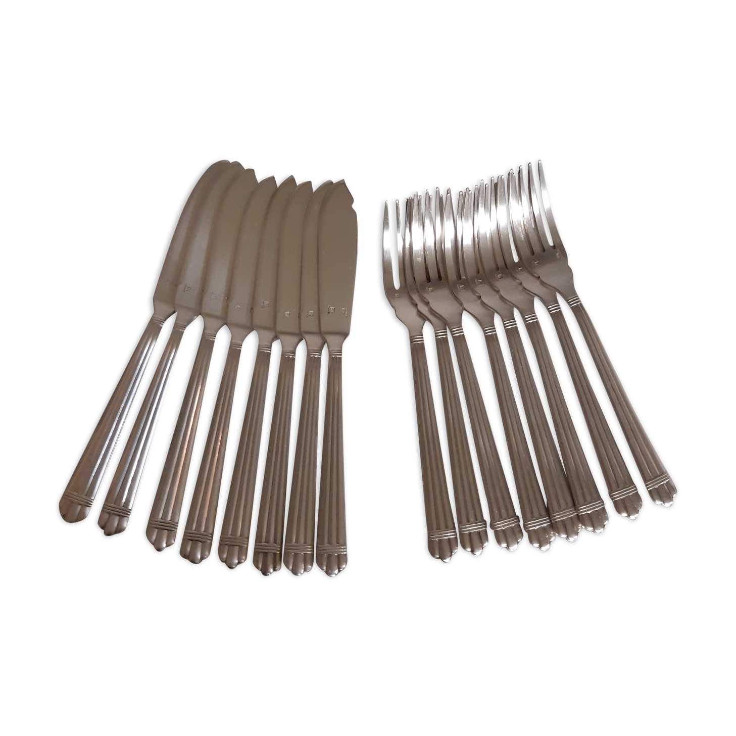 8 silver metal fish cutlery