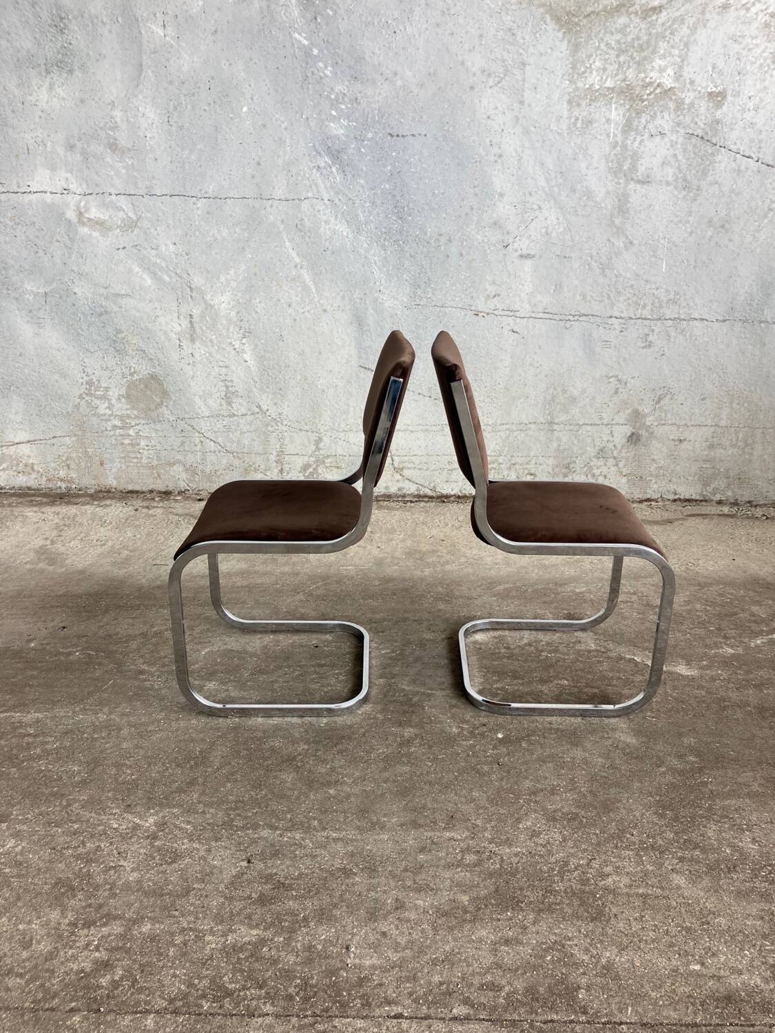 Paire de chaises chromées vintage 1970