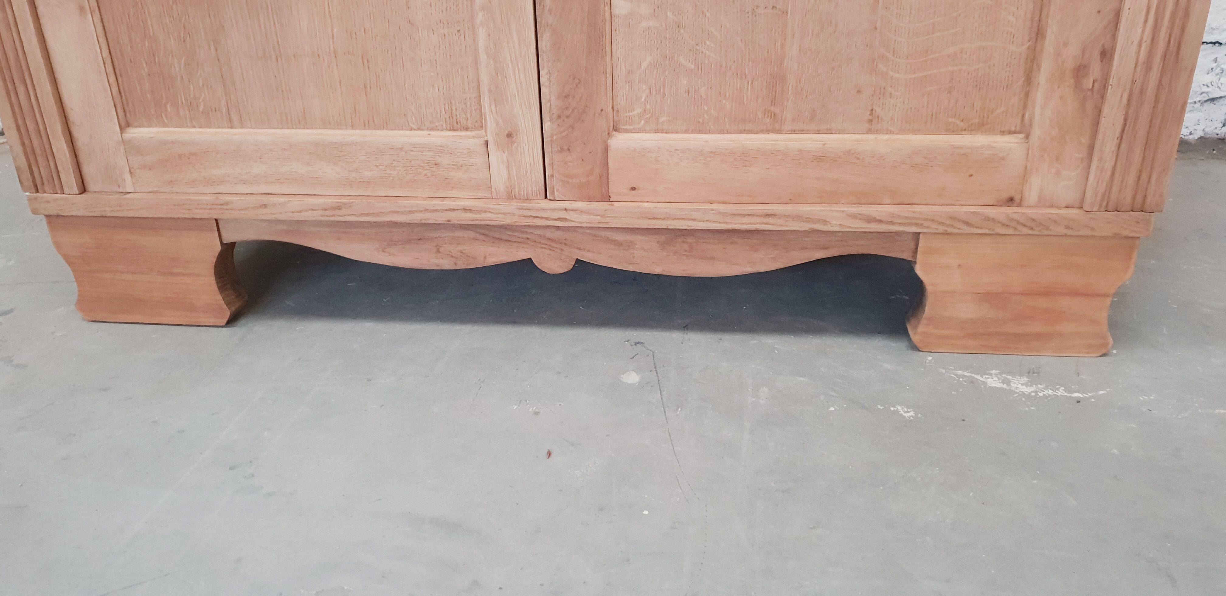 Vintage cabinet