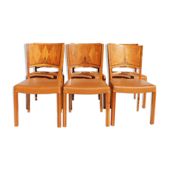 Ensemble de six chaises de différents types de bois