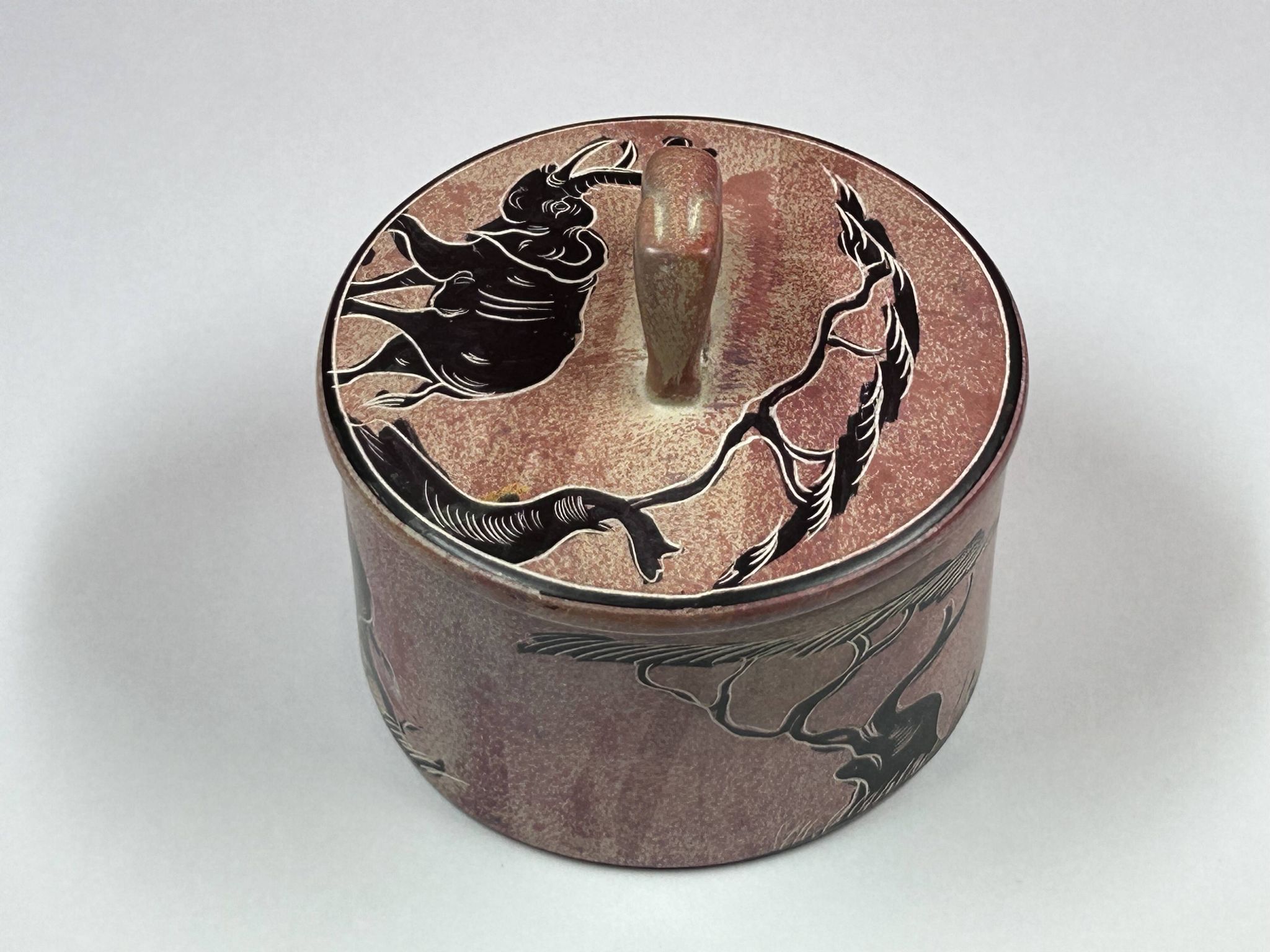 Soapstone box, trinket dish, candy dish with elephant decoration, 9.5 x 9 cm