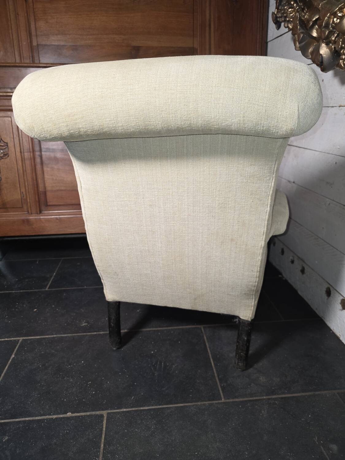Napoleon III crapaud armchair with a reclined backrest