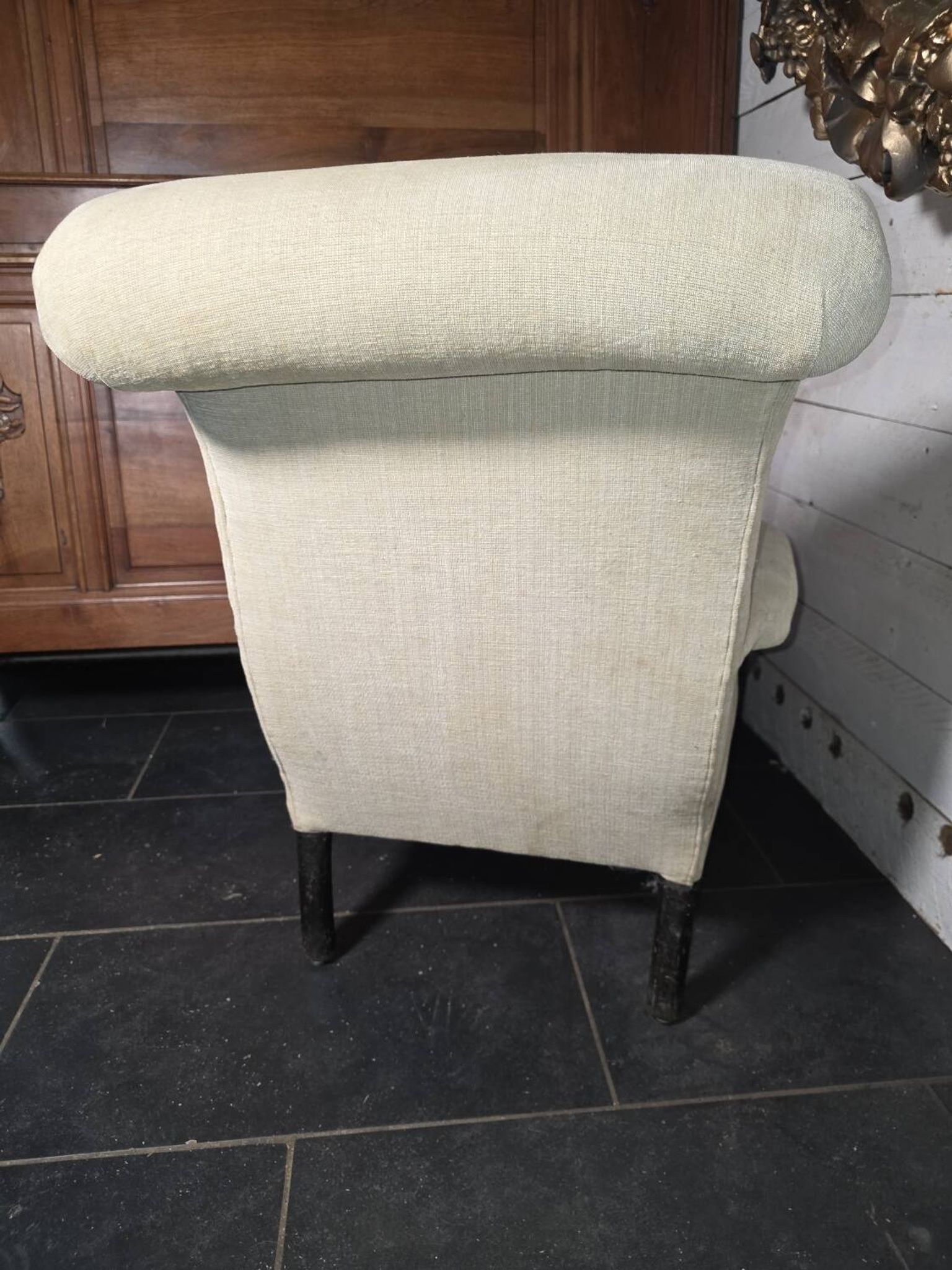 Napoleon III crapaud armchair with a reclined backrest