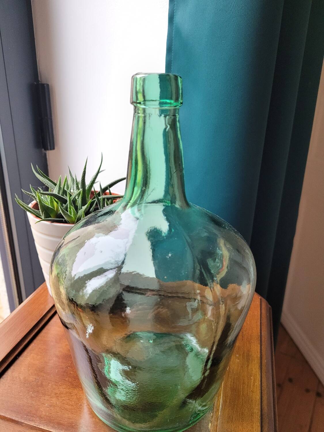 Turquoise green demijohn vase