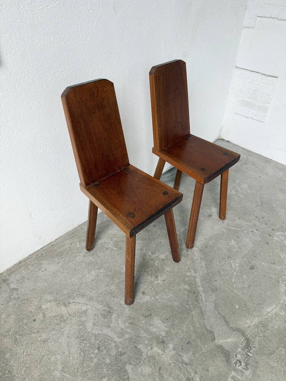 Paire de chaises brutaliste en chêne 1950