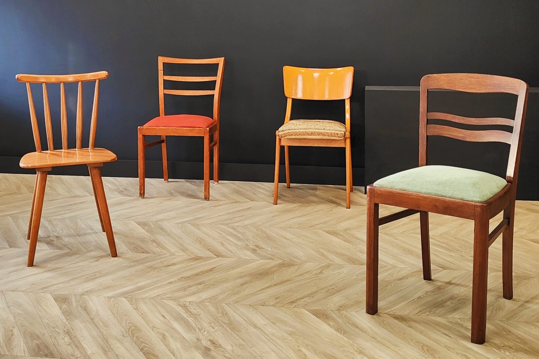 Four mid century chairs | vintage - set of 4 dining chairs