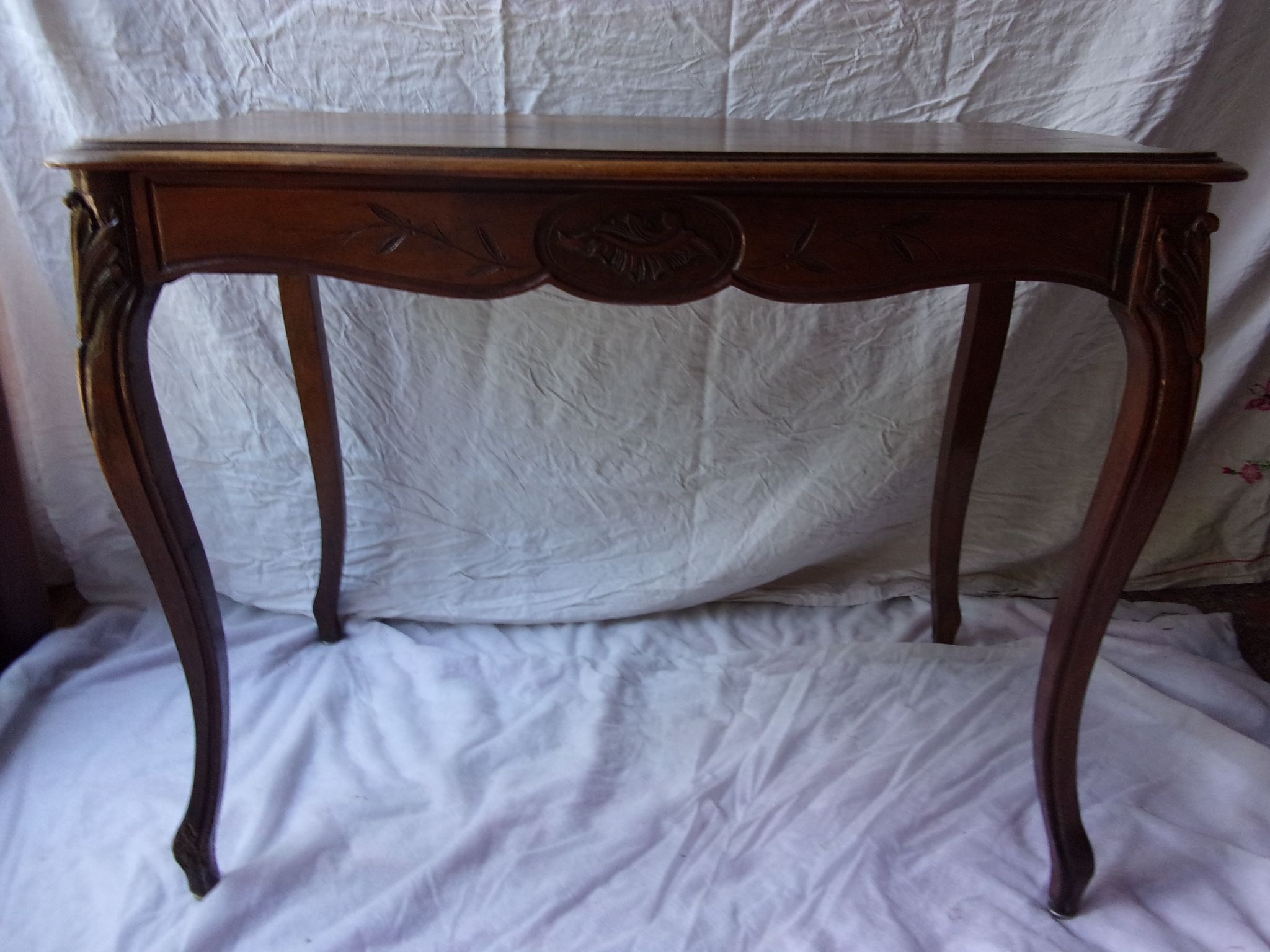 Bureau de cabaret Louis XV avec 2 chaises paillées