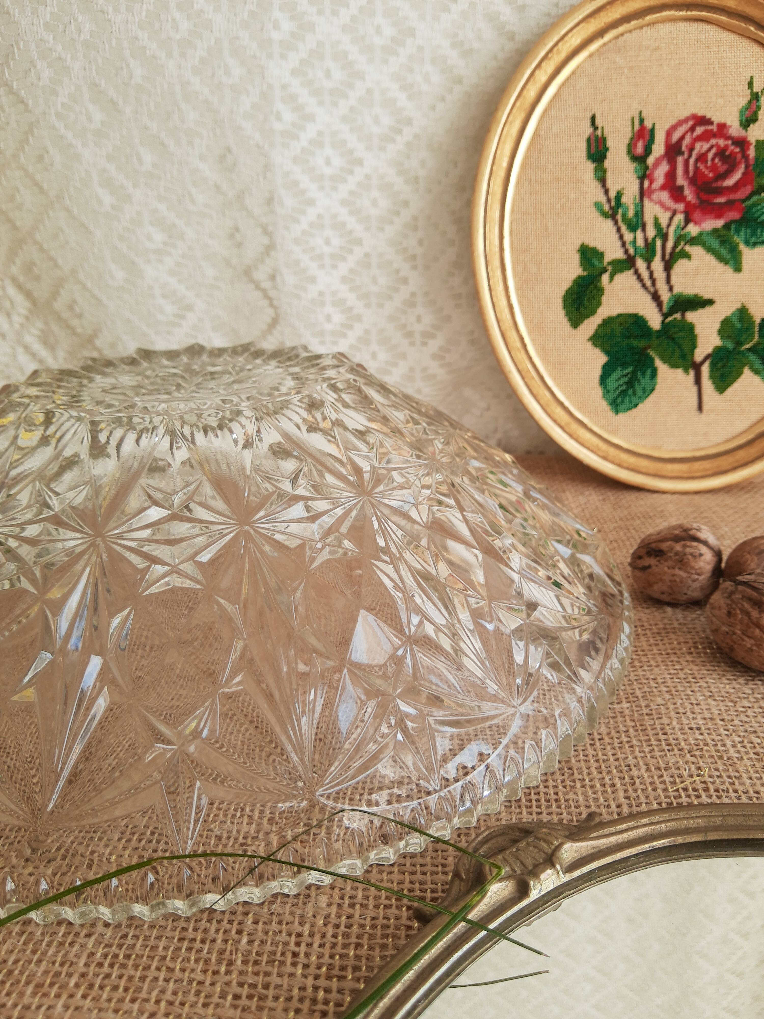 Large chiseled glass fruit cup