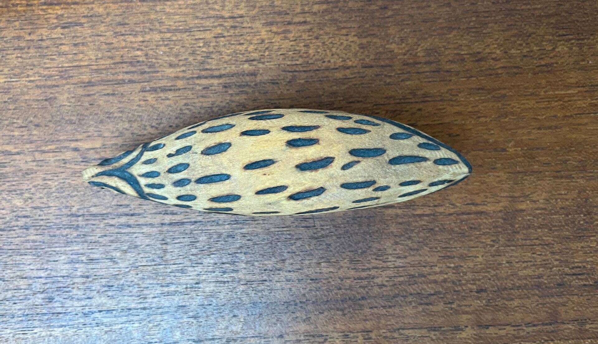 Vintage Australian Aboriginal Art Carved Wooden Animal Figurines, Set of 2