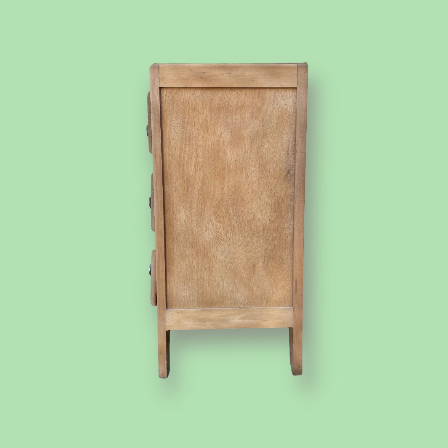 Aerogummed vintage chest of drawers, compass feet