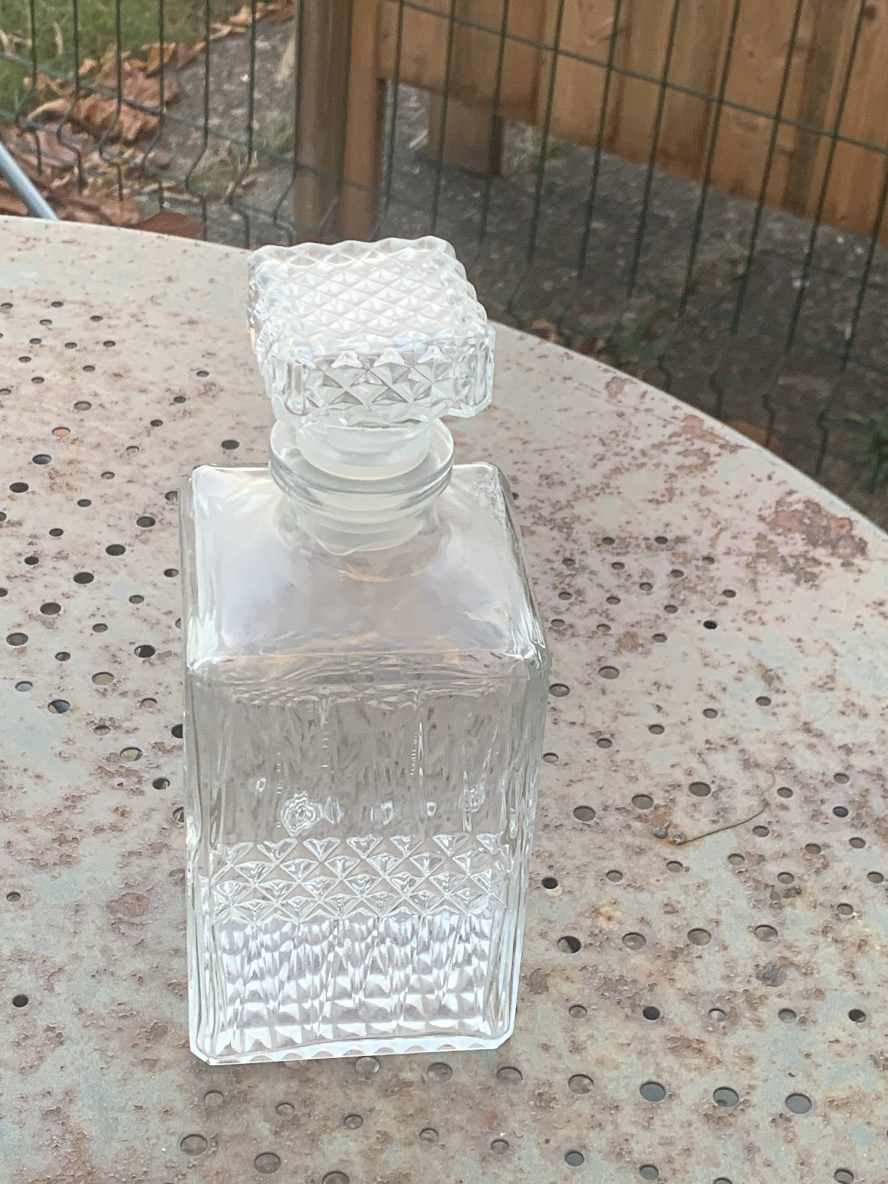 Whiskey carafe and ice bucket in transparent glass and meta handle, gilded brass, diamond pattern