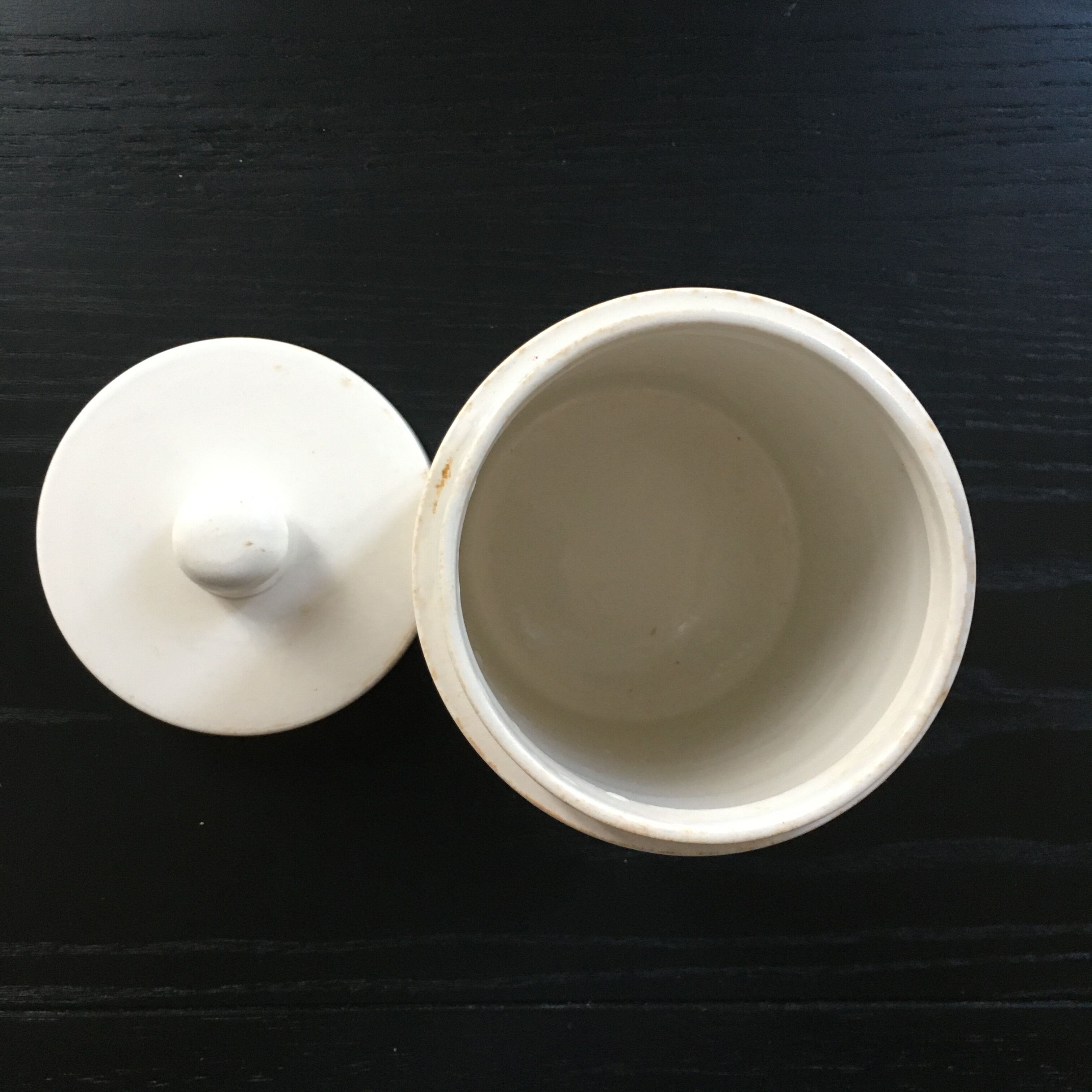 Digoin white earthenware box