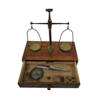 Old pharmacy trebuchet balance / complete jeweler